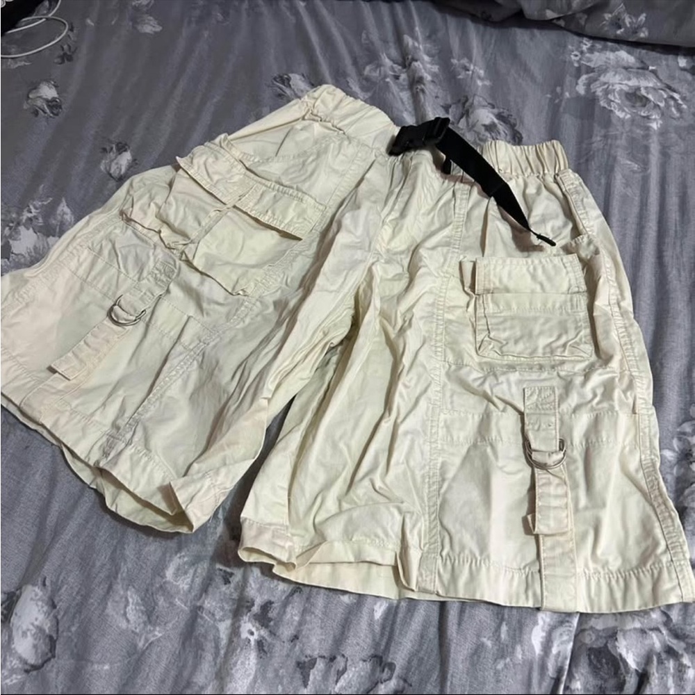 BDG Light Cream Cargo Shorts